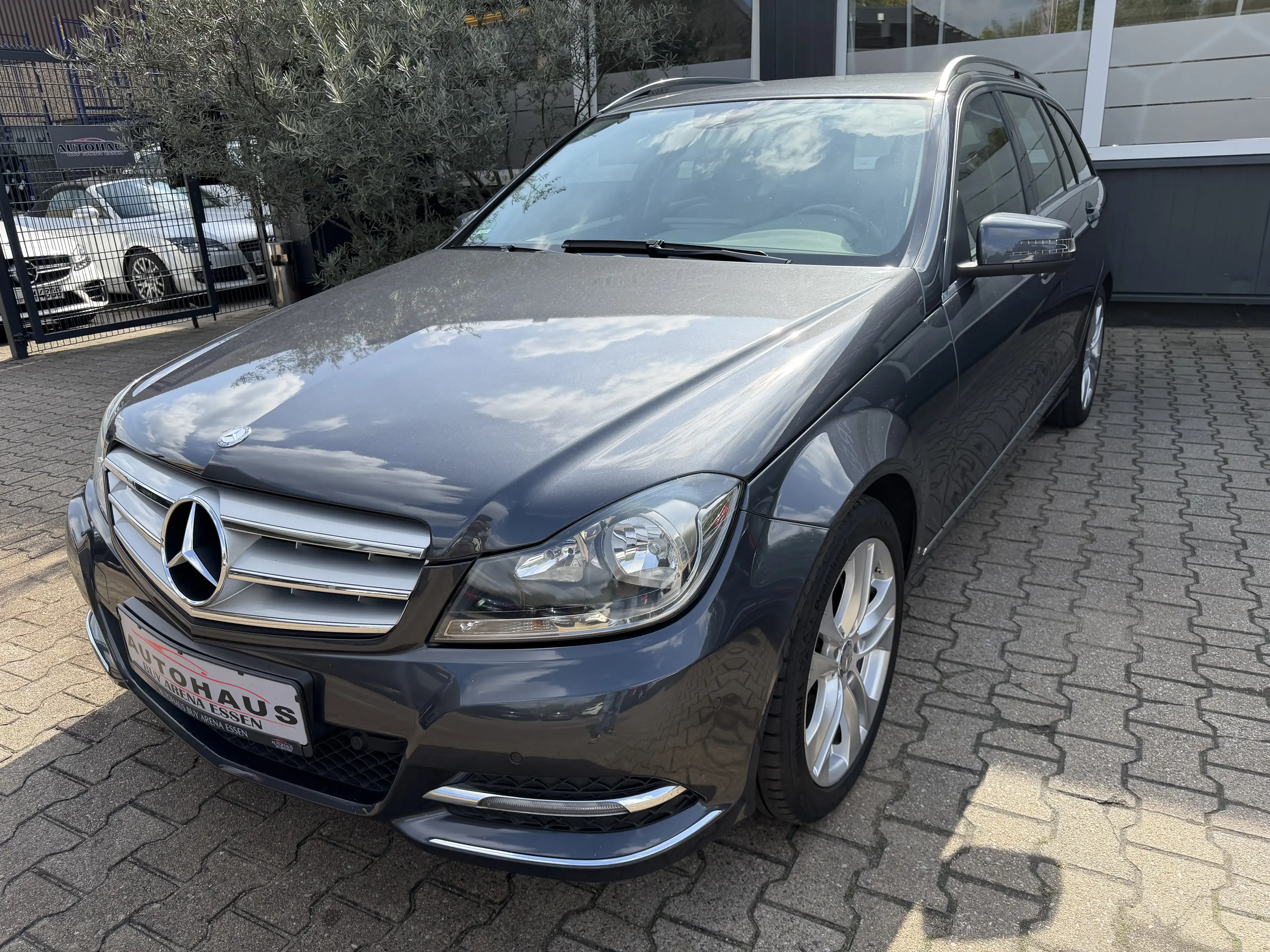 Mercedes-Benz C 180 CGI T Avatgarde BlueEfficiency 7G-TRONIC 2.H AHK Facelift — photo 9