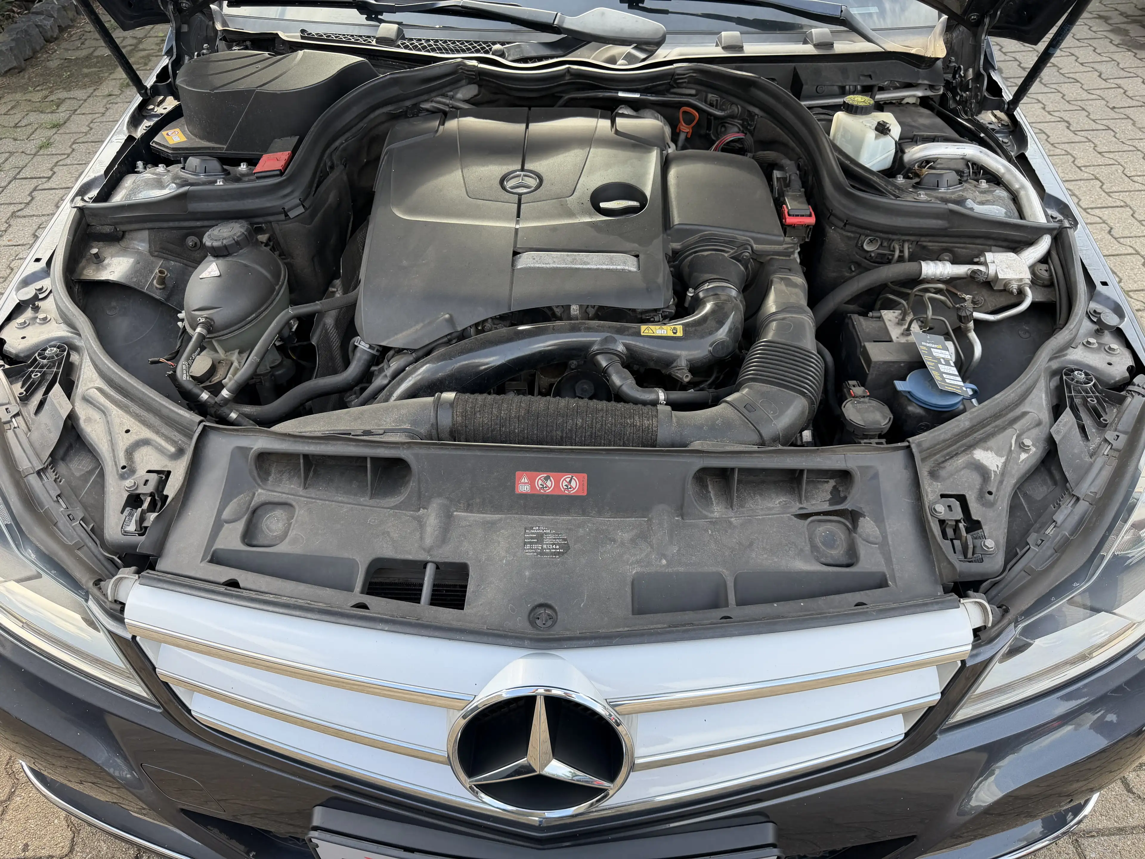 Mercedes-Benz C 180 CGI T Avatgarde BlueEfficiency 7G-TRONIC 2.H AHK Facelift — photo 20