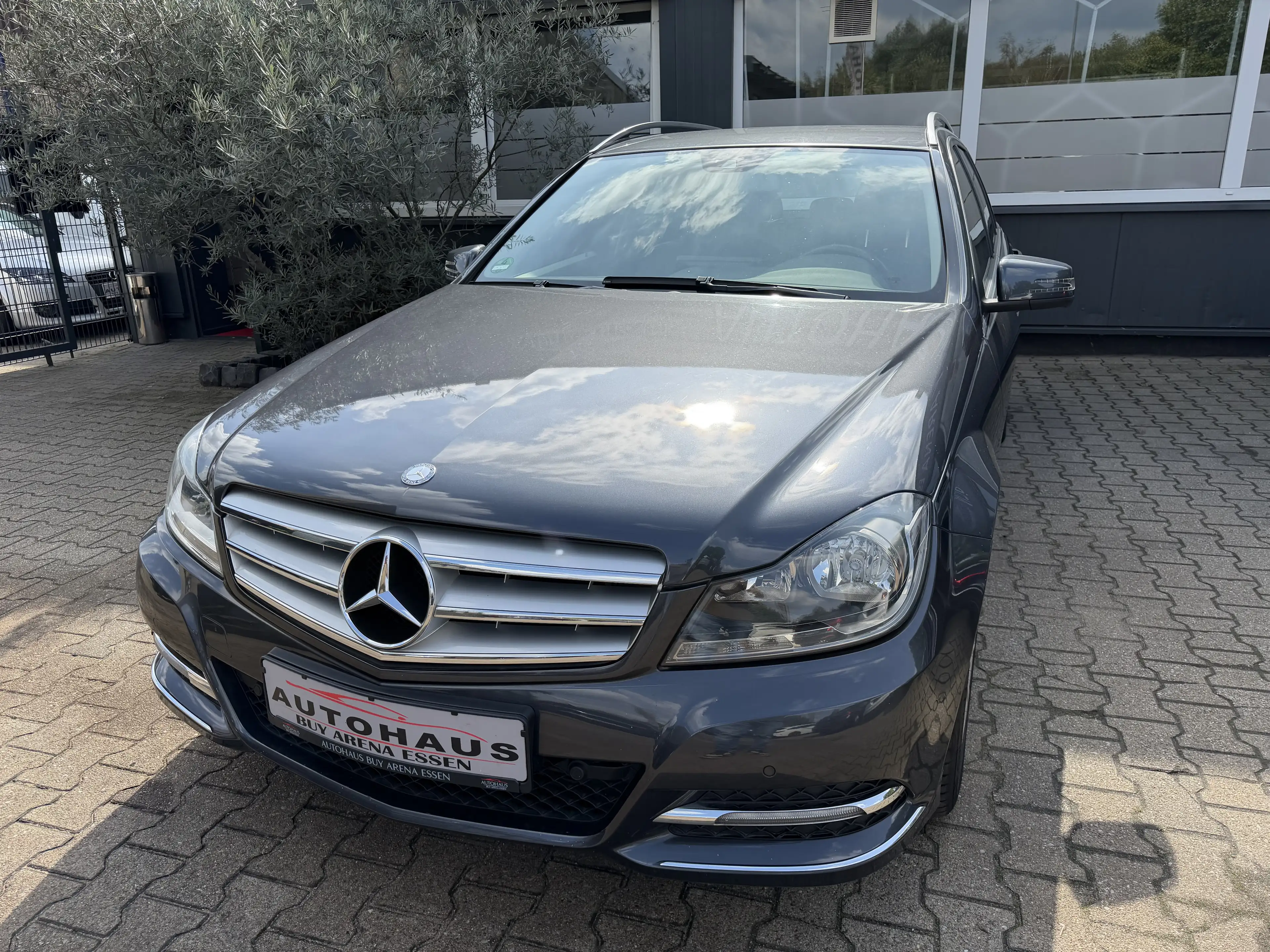 Mercedes-Benz C 180 CGI T Avatgarde BlueEfficiency 7G-TRONIC 2.H AHK Facelift — photo 4