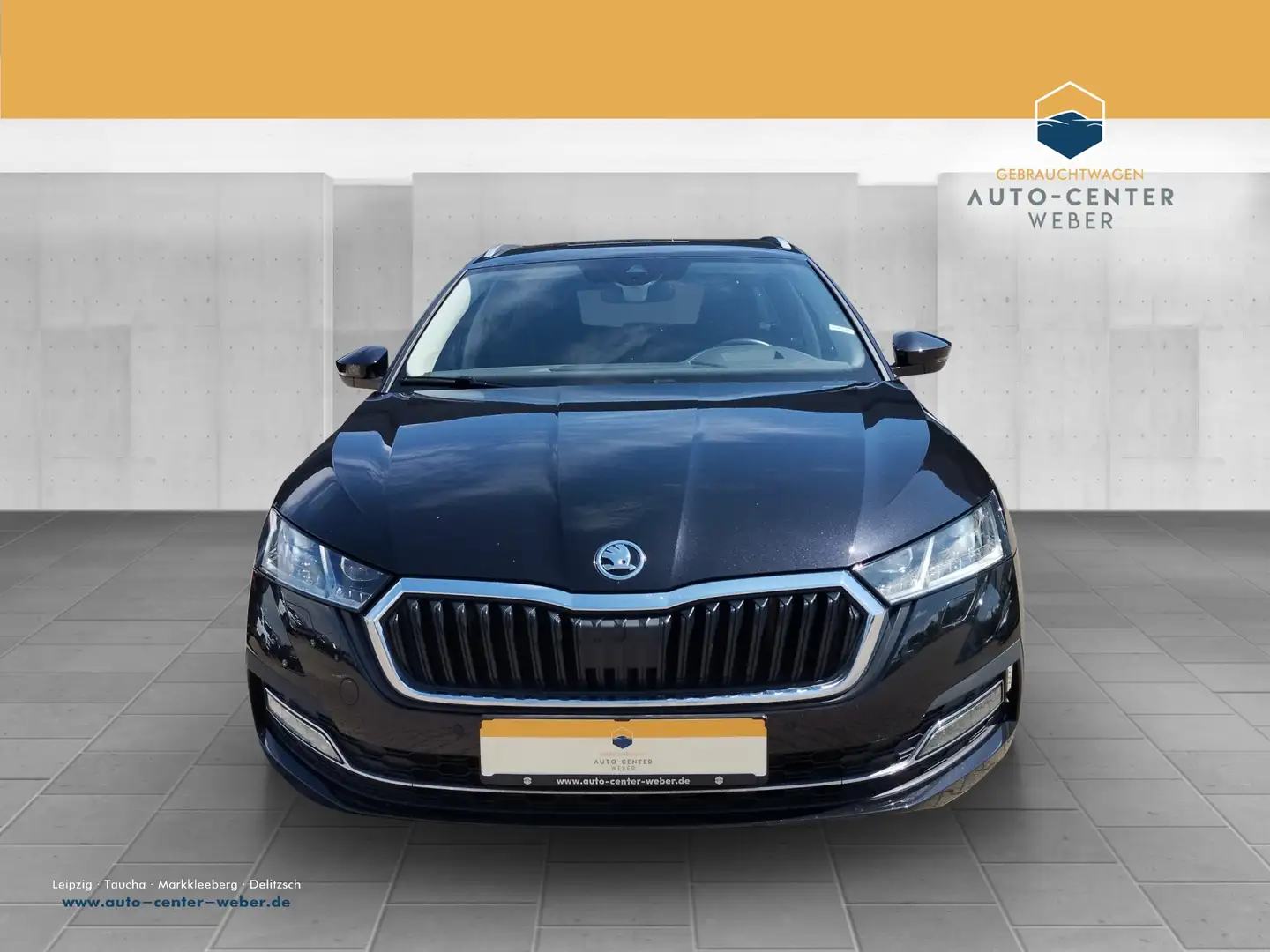 Skoda Octavia Combi 2.0 TDI Style DSG 4xSHZ*ACC*AUT*LM Zwart - 2