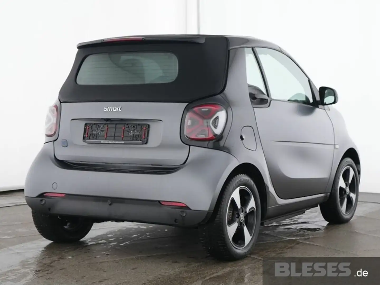 smart forTwo fortwo EQ Cabrio Exvlusive Plus+22kW+Kamera+LED BC Gris - 2