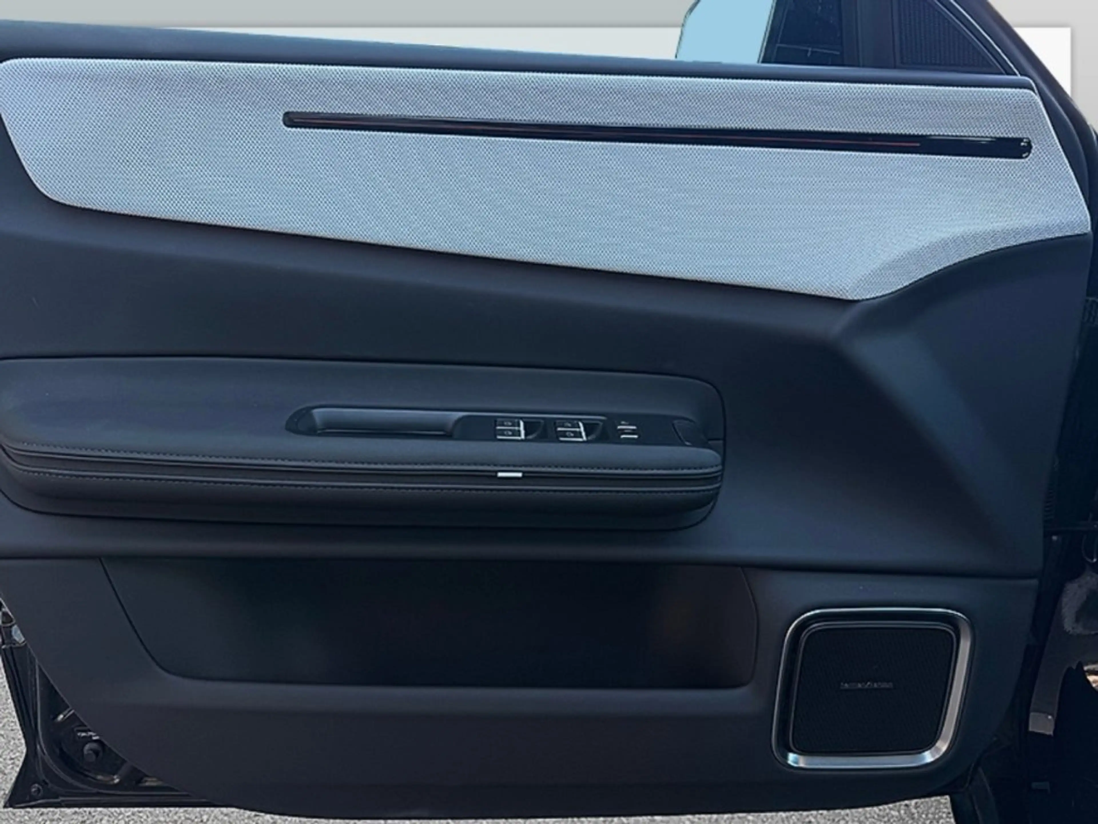 Polestar 4 Long Range Single — photo 10