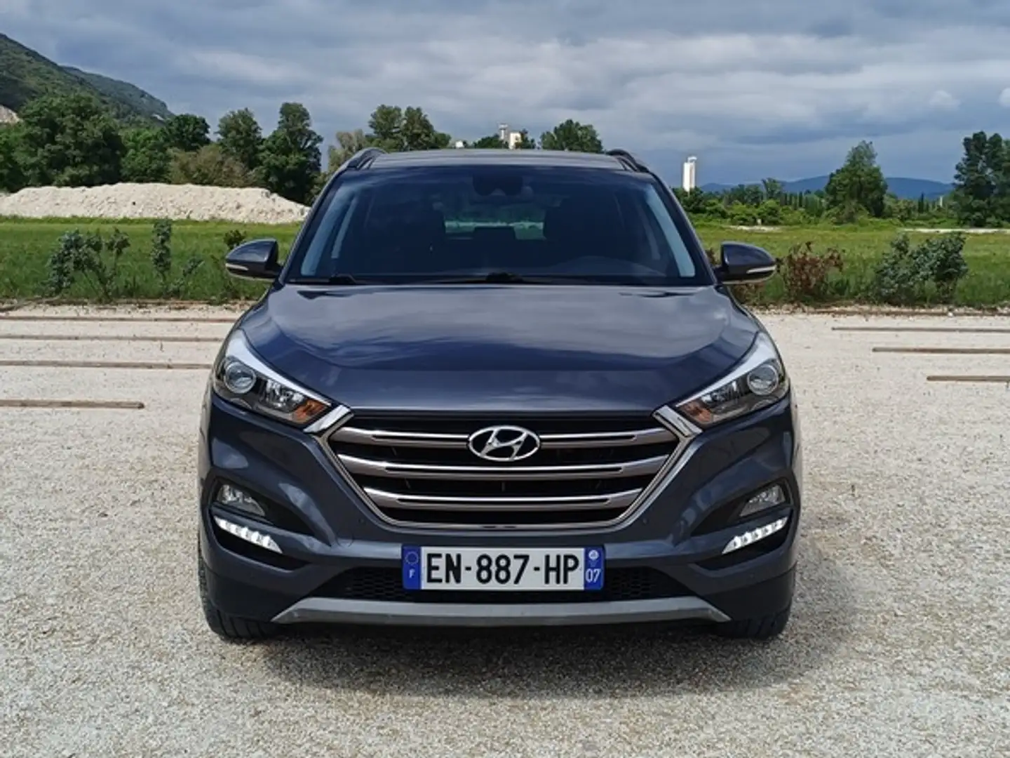 Hyundai TUCSON III Creative 2.0 CRDi 16V 4WD 136 cv Gris - 2