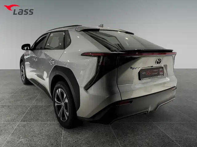 Toyota BZ4X view 4