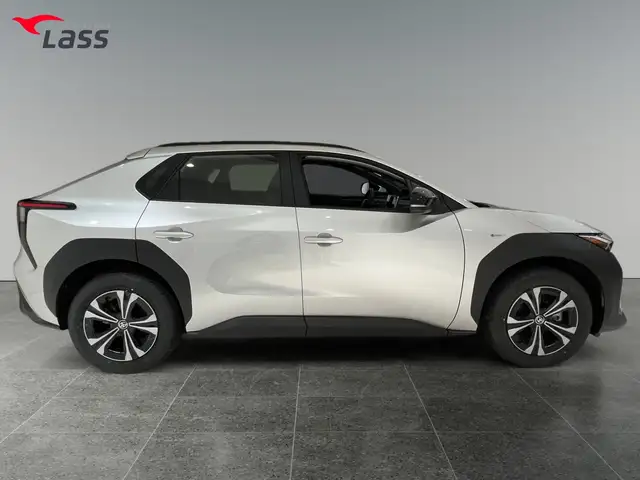 Toyota BZ4X view 7