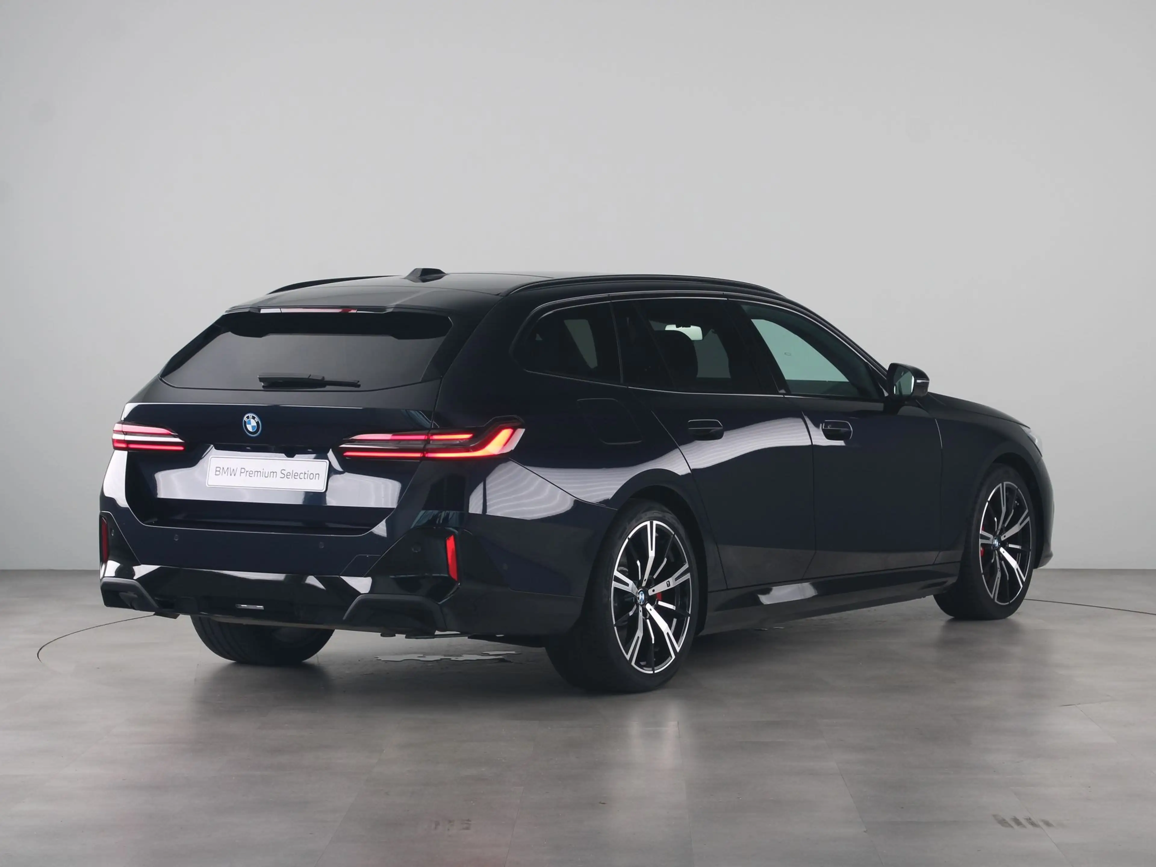 BMW 550 5 Serie 550e Touring xDrive — photo 9