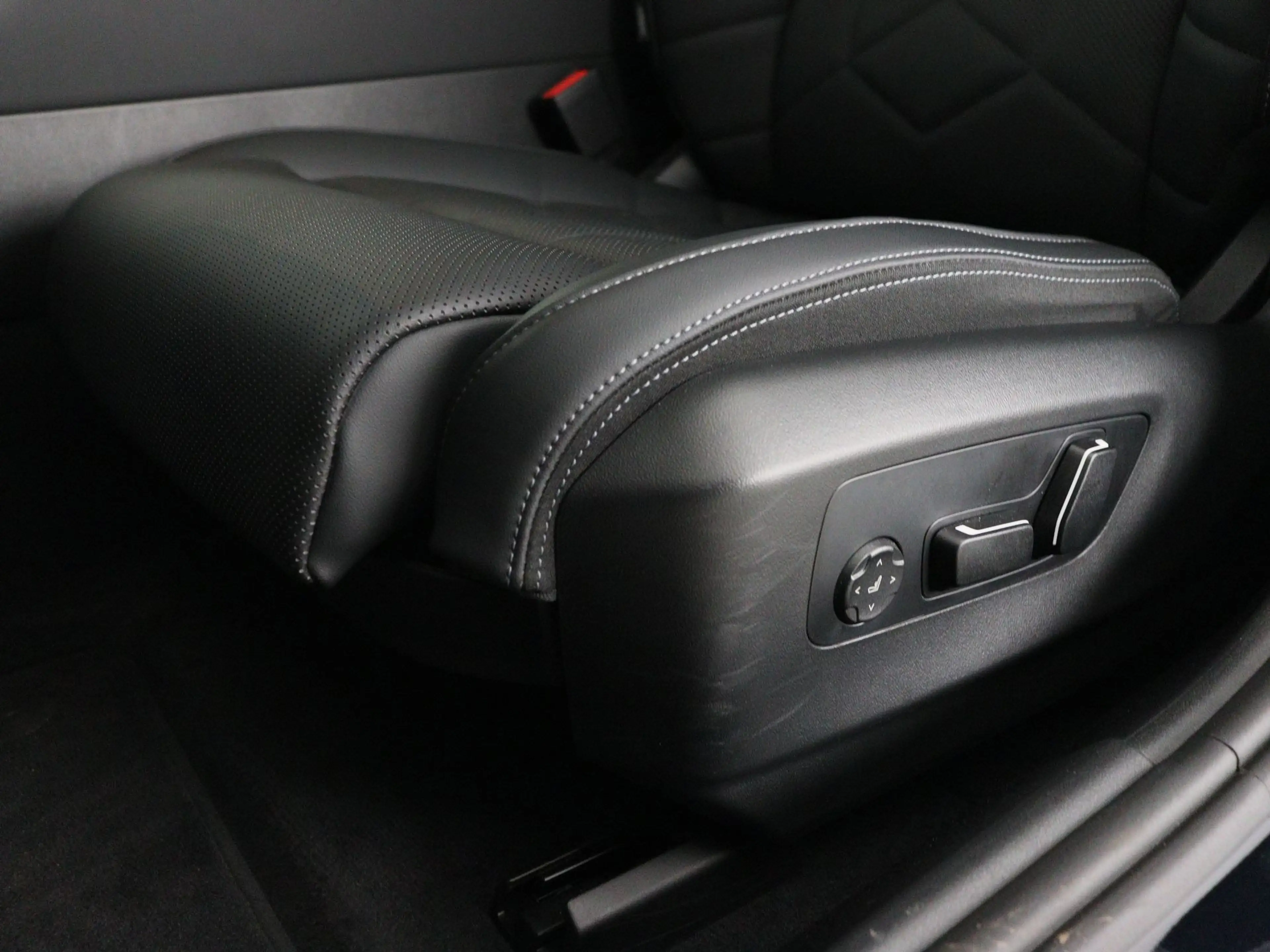 BMW 550 5 Serie 550e Touring xDrive — photo 14