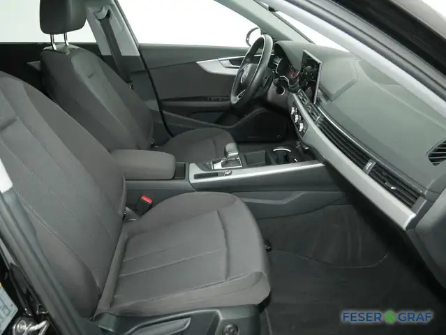 Audi A4 view 6