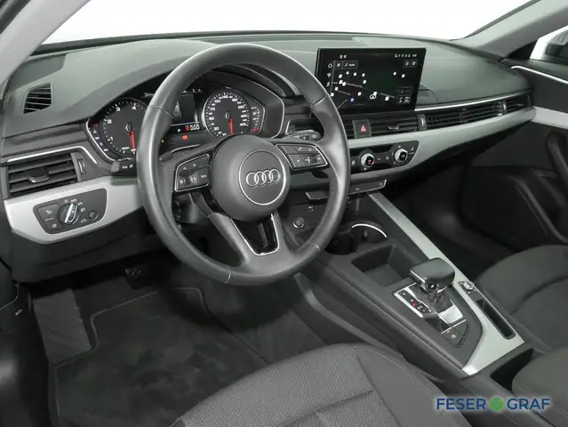 Audi A4 view 8
