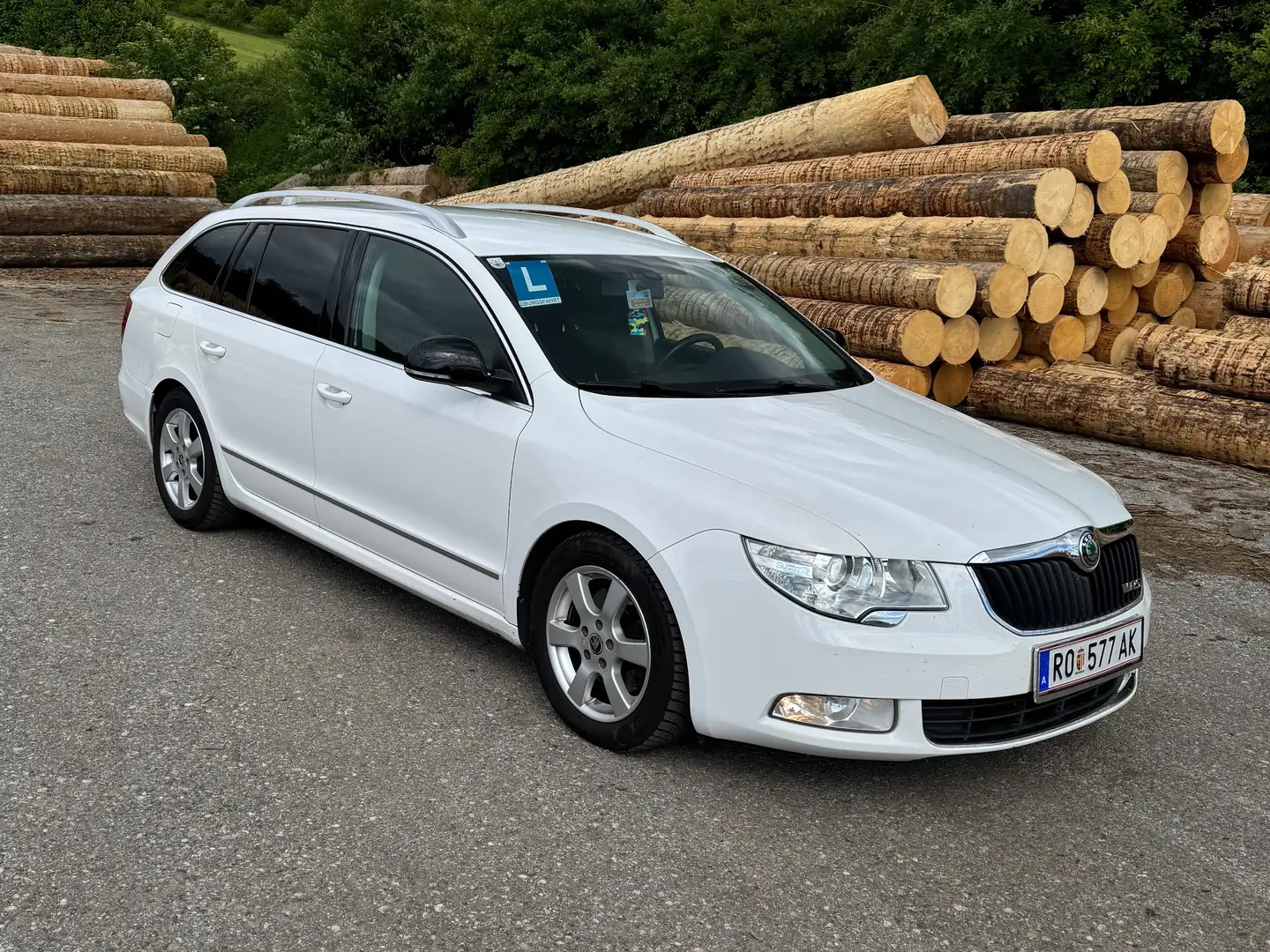 Skoda Superb Superb Combi 4x4 Elegance 2,0 TDICRDPFDSG Elegance Weiß - 1