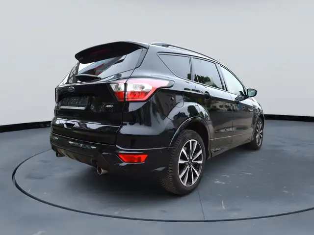 Ford Kuga view 3