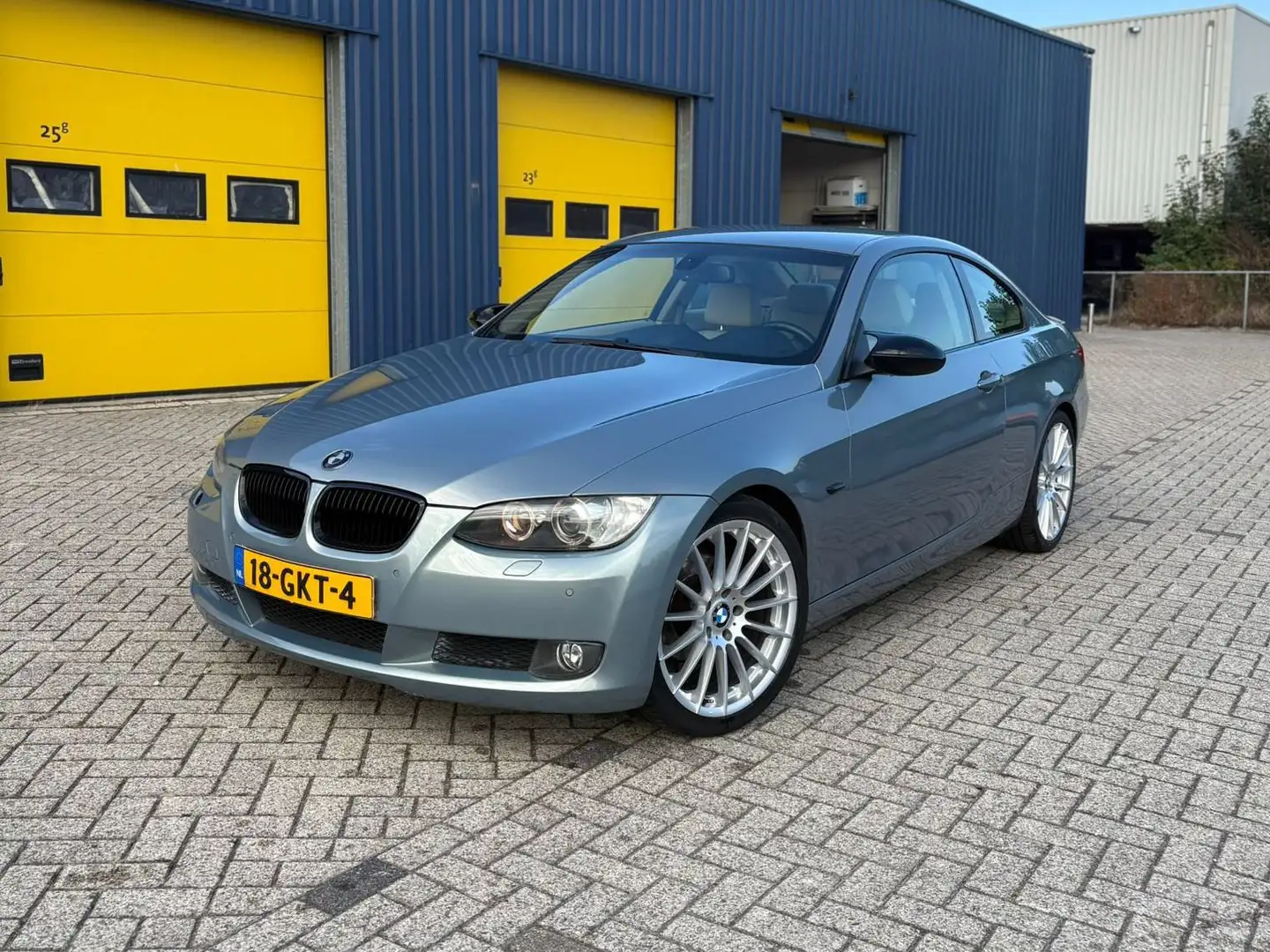 BMW 320 Business Line navigatie Blauw - 1