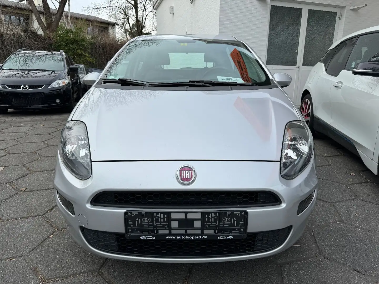 Fiat Punto Pop 1,4 l , Erdgas Gümüş rengi - 1