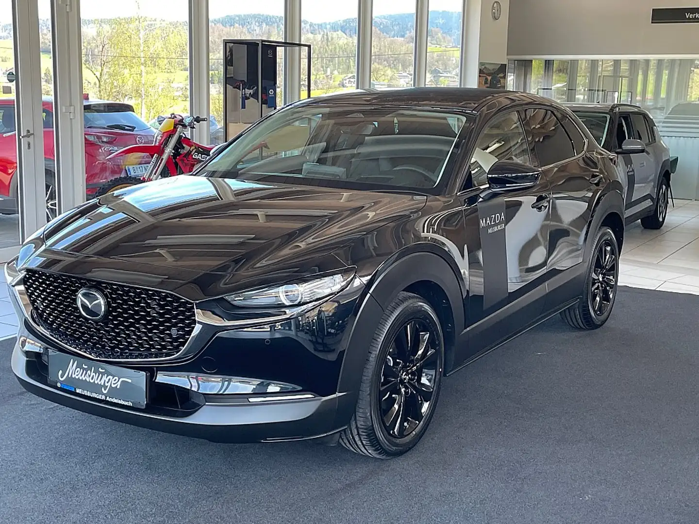 Mazda CX-30 e-Skyactive G140 Nagisa Aut. Schwarz - 1
