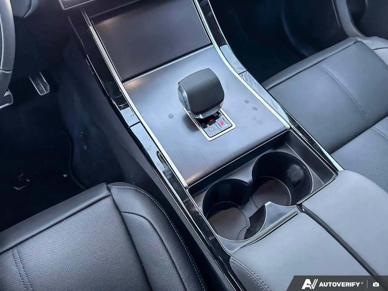 Land Rover Range Rover Velar снимка Land Rover Range Rover Velar