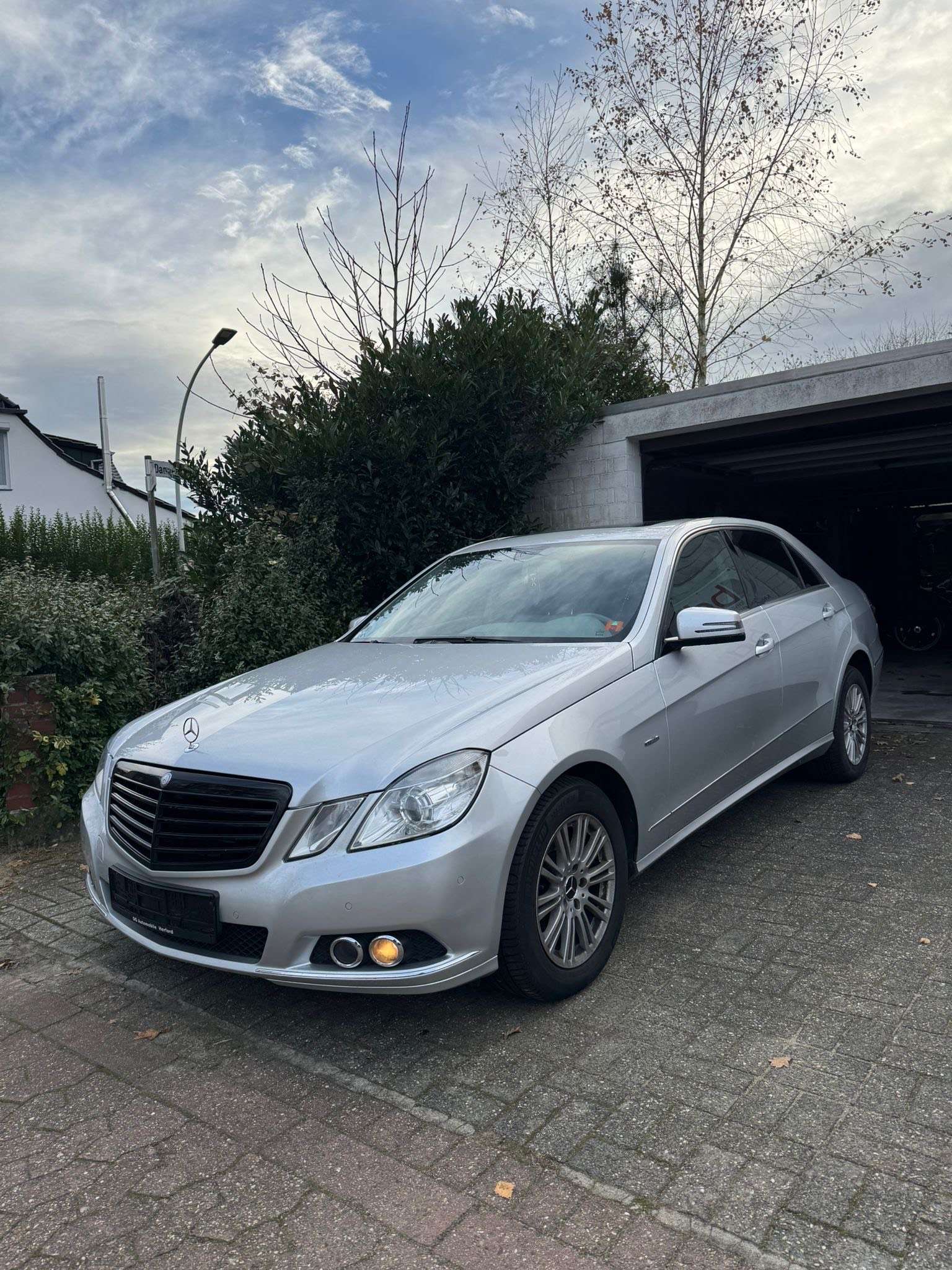 Second hand Mercedes Benz E-Class 300