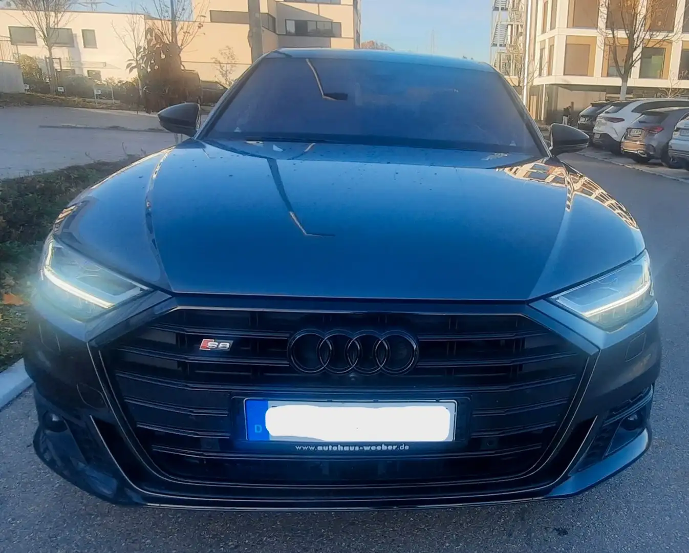 Audi S8 4.0 TFSI quattro *Voll/Panorama/B&O/Nachts.* Grau - 2