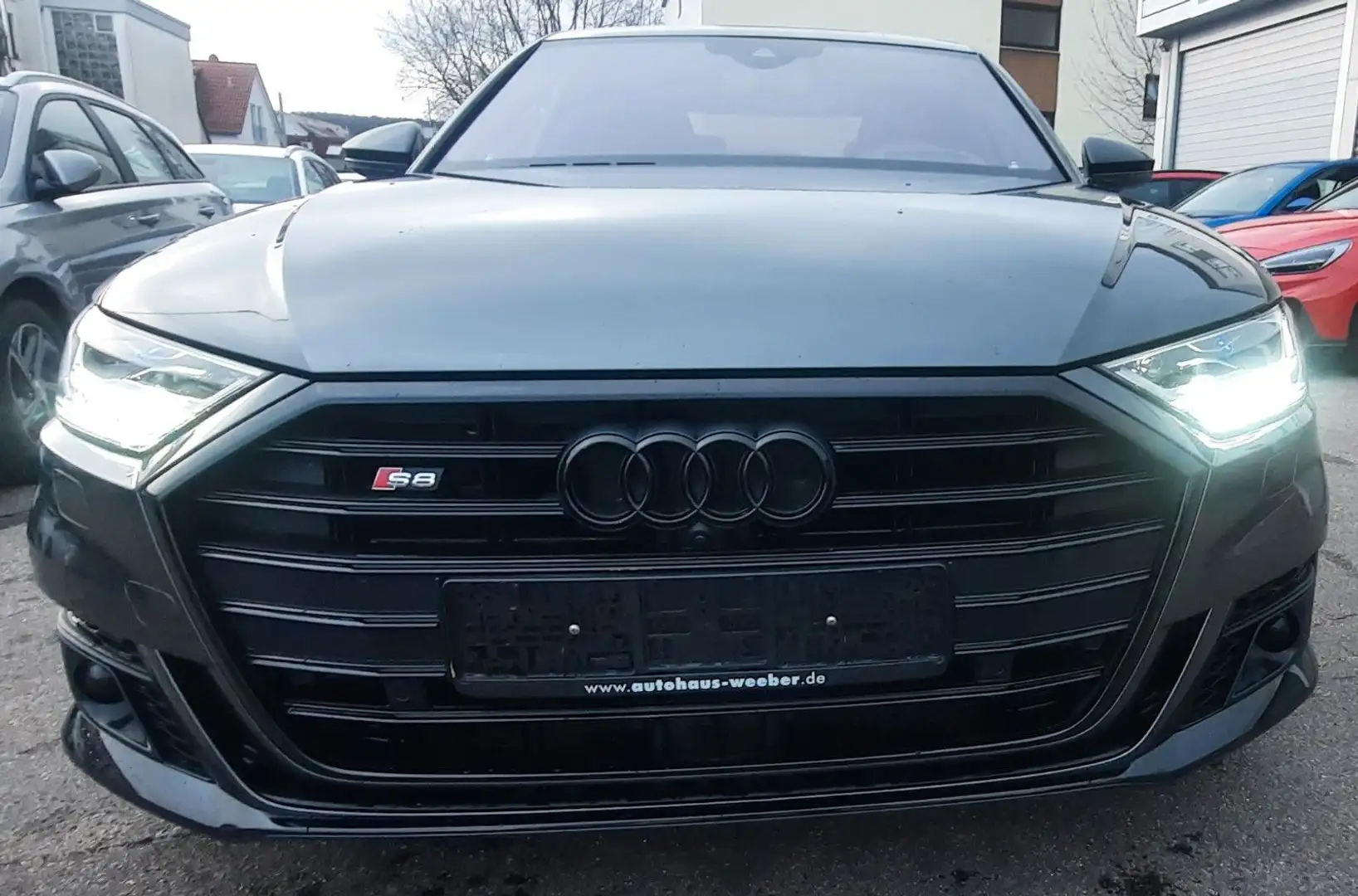 Audi S8 4.0 TFSI quattro *Voll/Panorama/B&O/Nachts.* Grau - 2