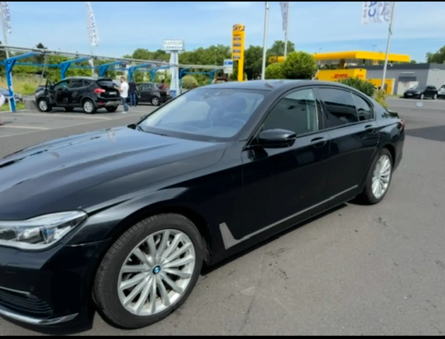 BMW 750 750d xDrive - 1