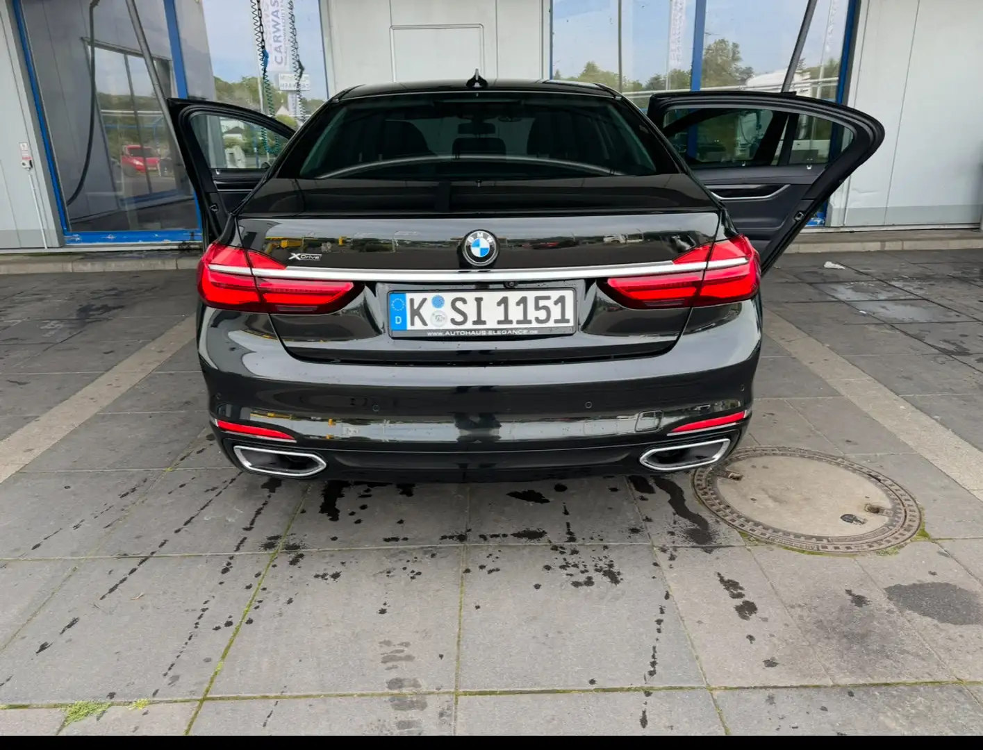 BMW 750 750d xDrive - 2