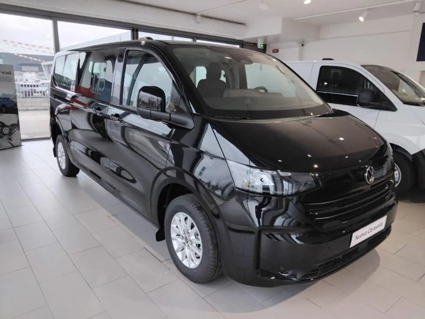 Volkswagen T4 Caravelle T7 Caravelle 2.0 tdi 170cv Life L1 auto Negro - 1