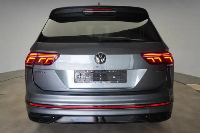 Volkswagen Tiguan Allspace view 6