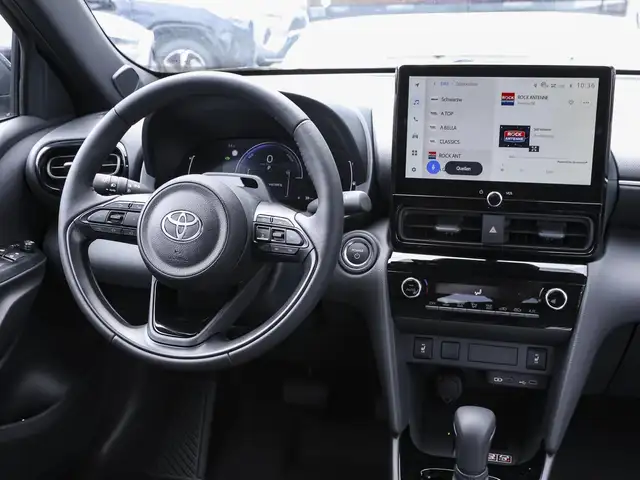Toyota Yaris Cross view 9
