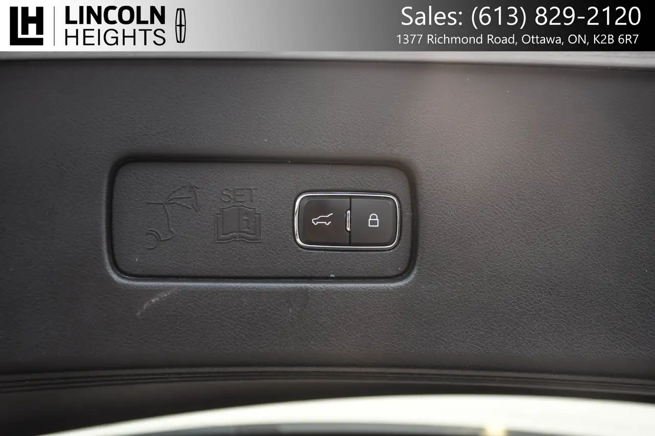 Lincoln Aviator снимка Lincoln Aviator
