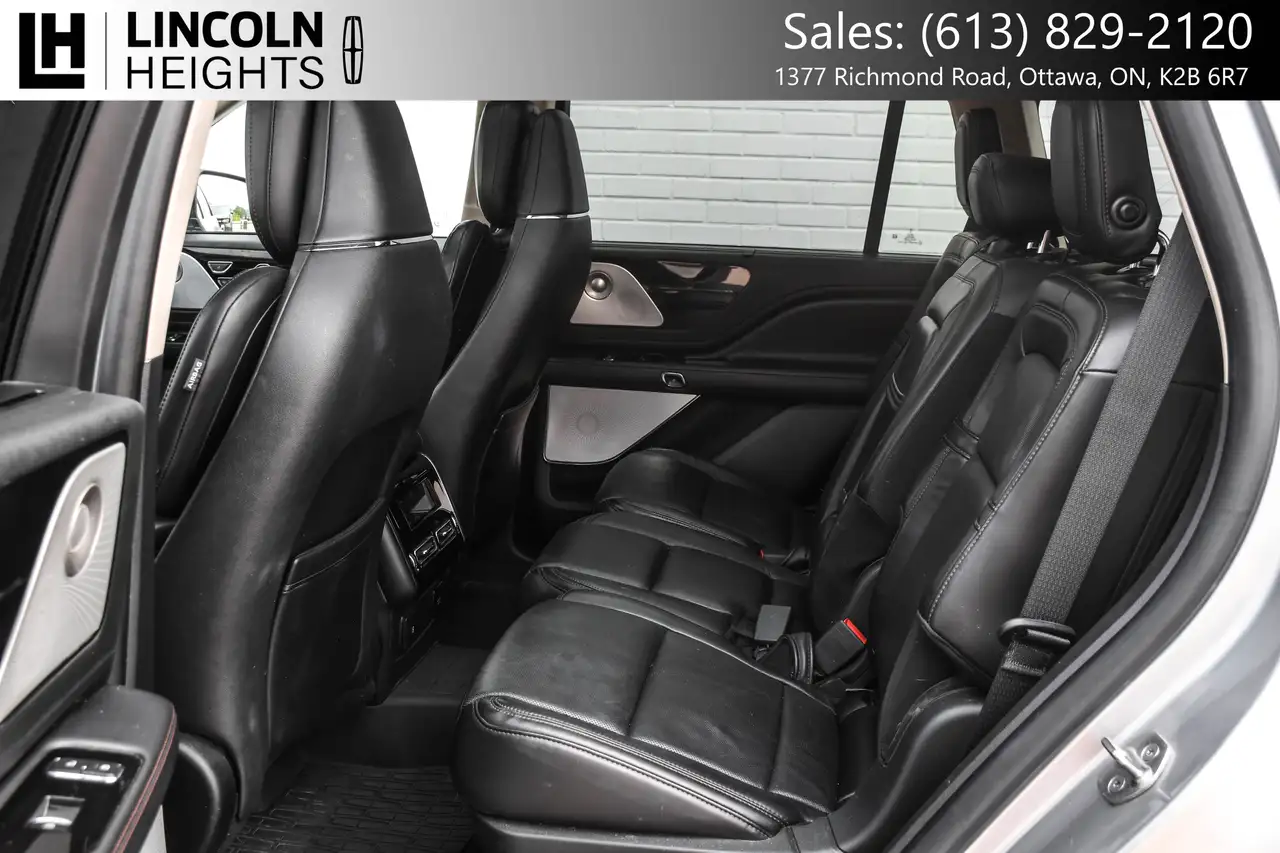 Lincoln Aviator снимка Lincoln Aviator