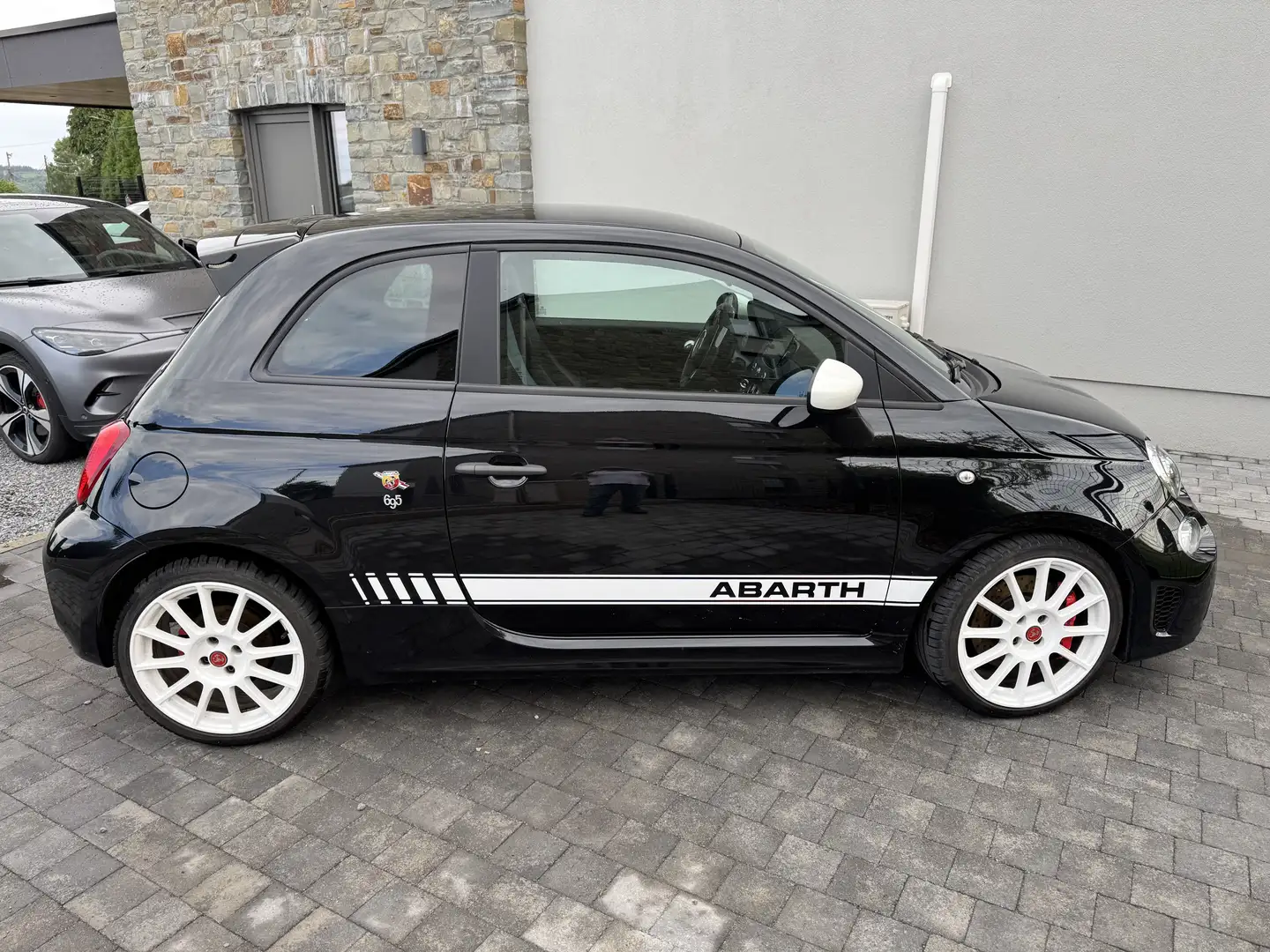 Abarth 695 ESSEESSE Černá - 1