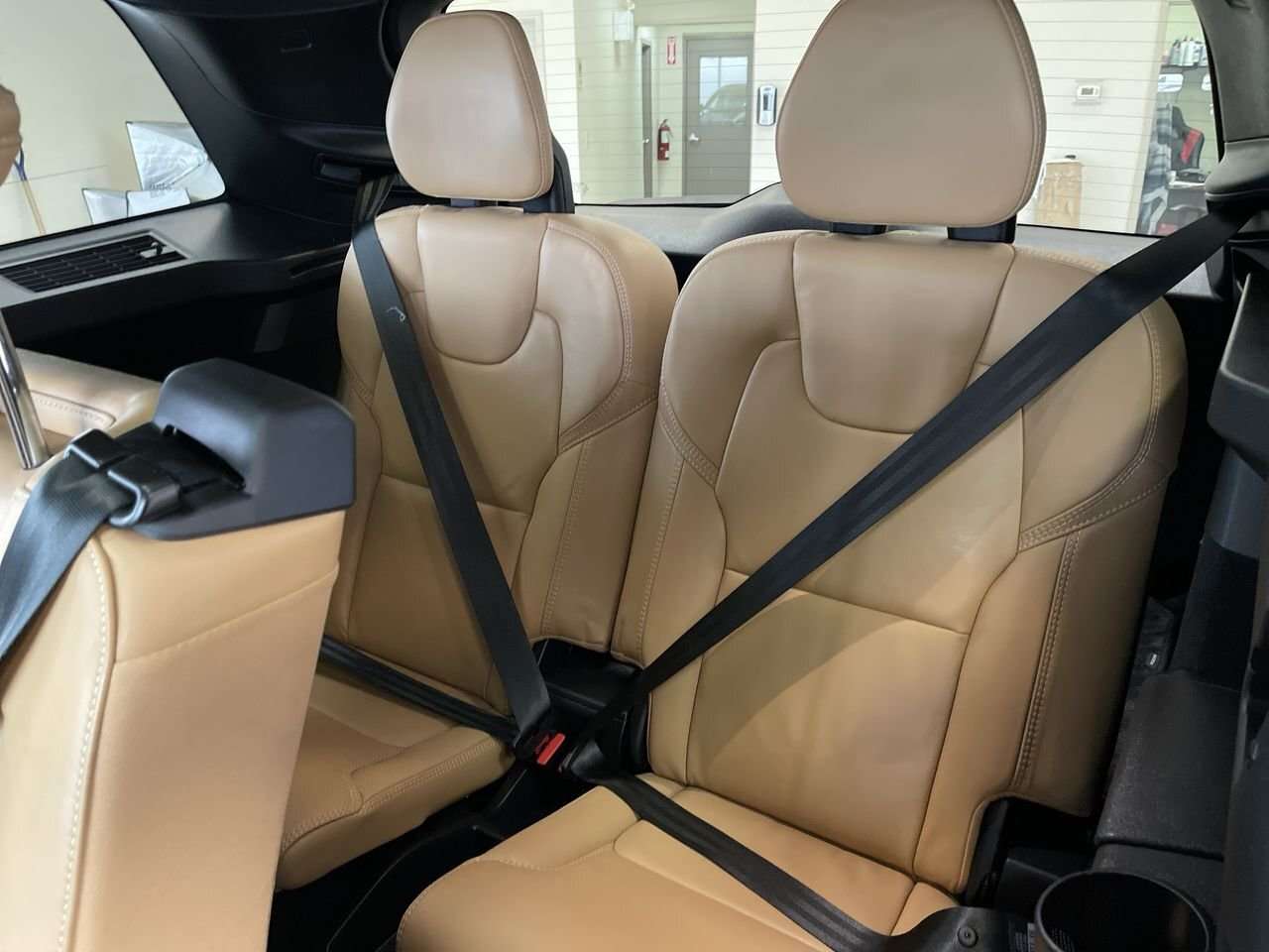 2025 Volvo XC90 B6 AWD Ultra Bright Theme 7-Seater Lane Keep, Harm thumb 32