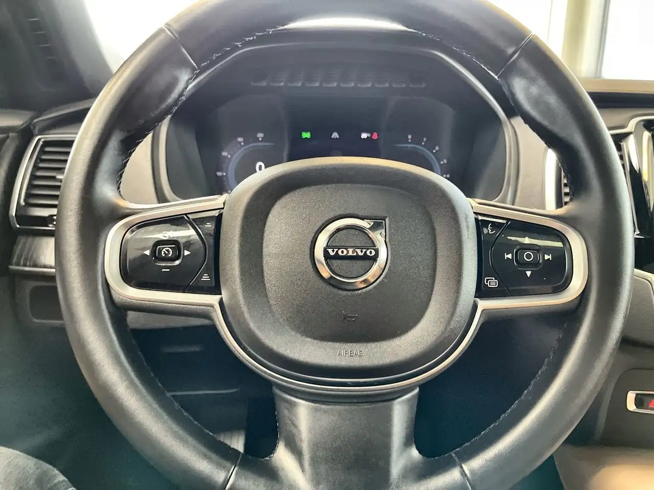 Volvo XC90 снимка Volvo XC90