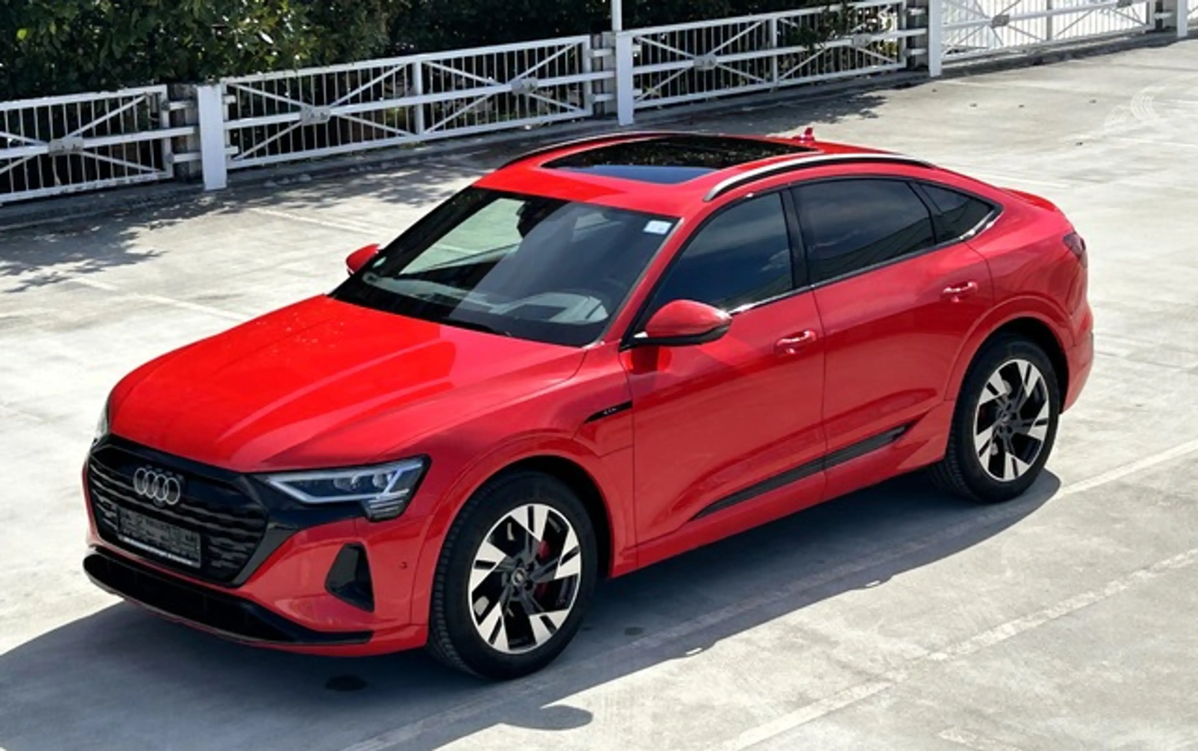 Audi Q8 e-tron Sportback 55 quattro advanced — photo 9