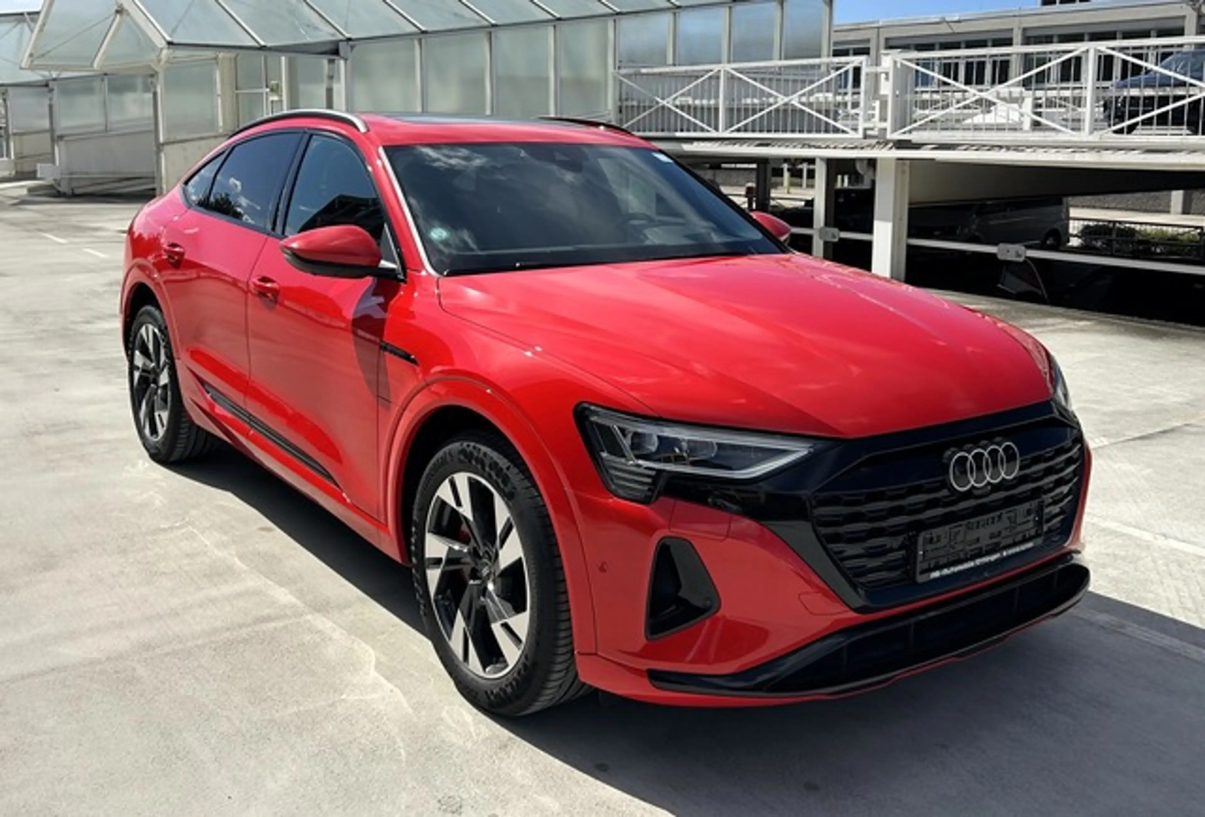 Audi Q8 e-tron Sportback 55 quattro advanced — photo 4