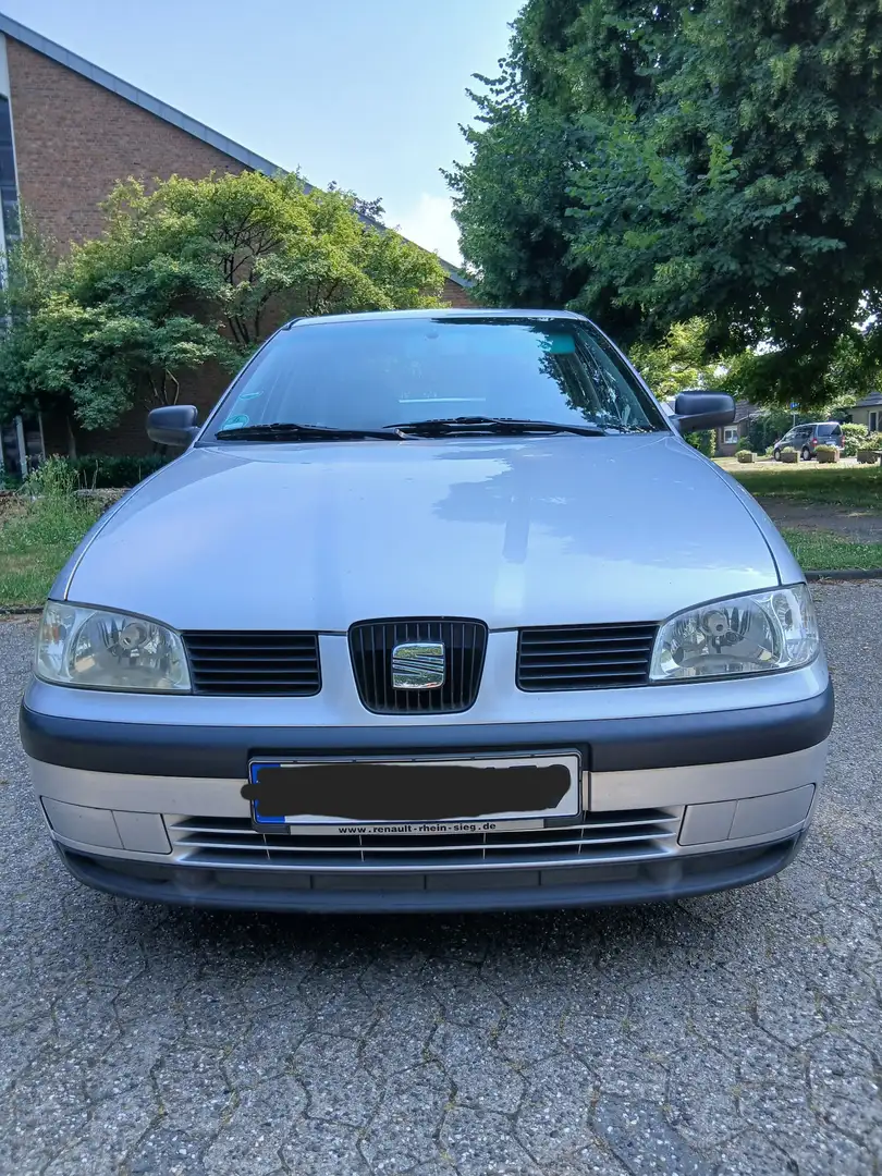 SEAT Cordoba 1.6 Silber - 1