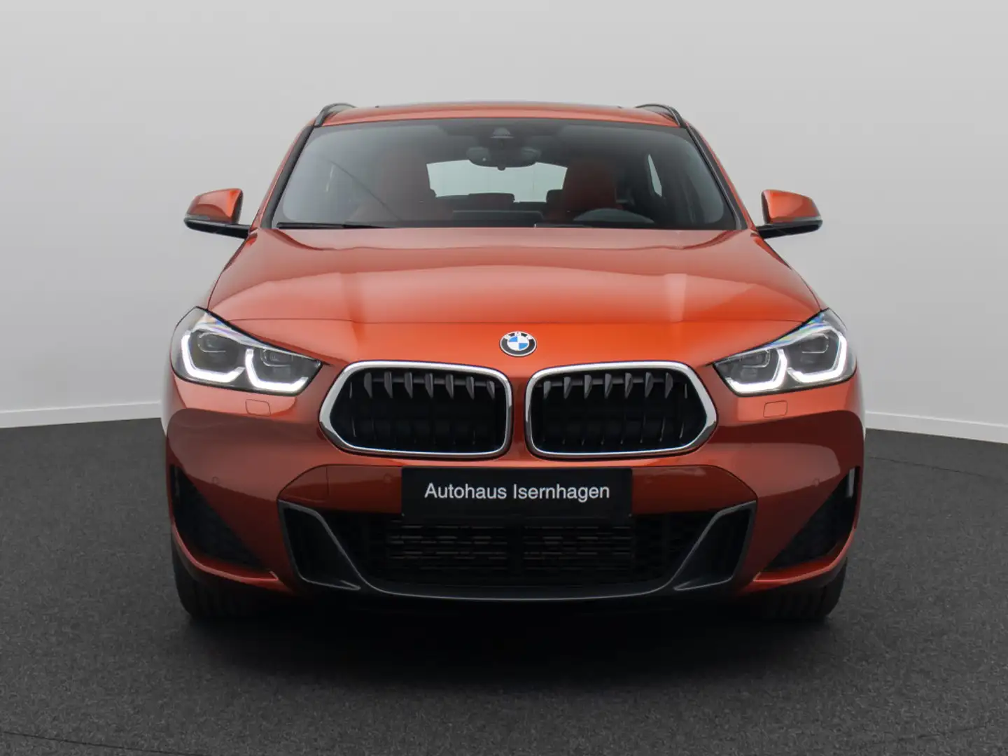 BMW X2 xD25d M Sport Panoram Kamera HUD DAB HiFi 20 Portocaliu - 2