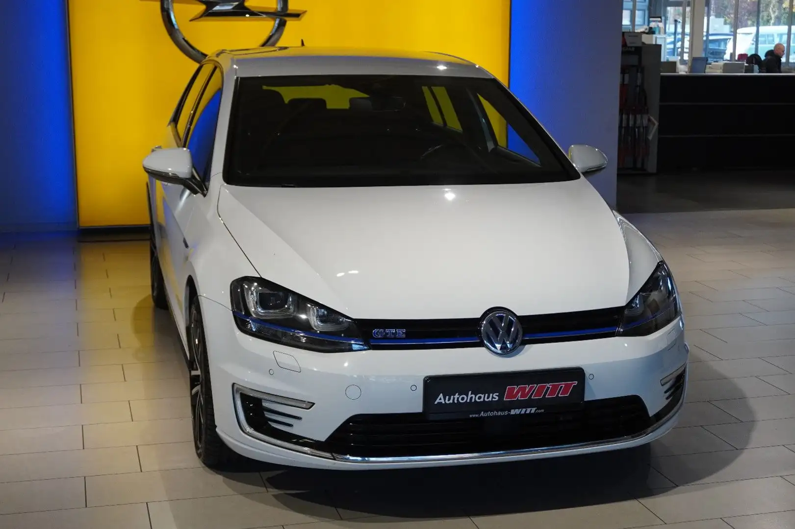 Volkswagen Golf VII Lim. GTE °CarPlay°R-Kam°ACC°Navi° Weiß - 1