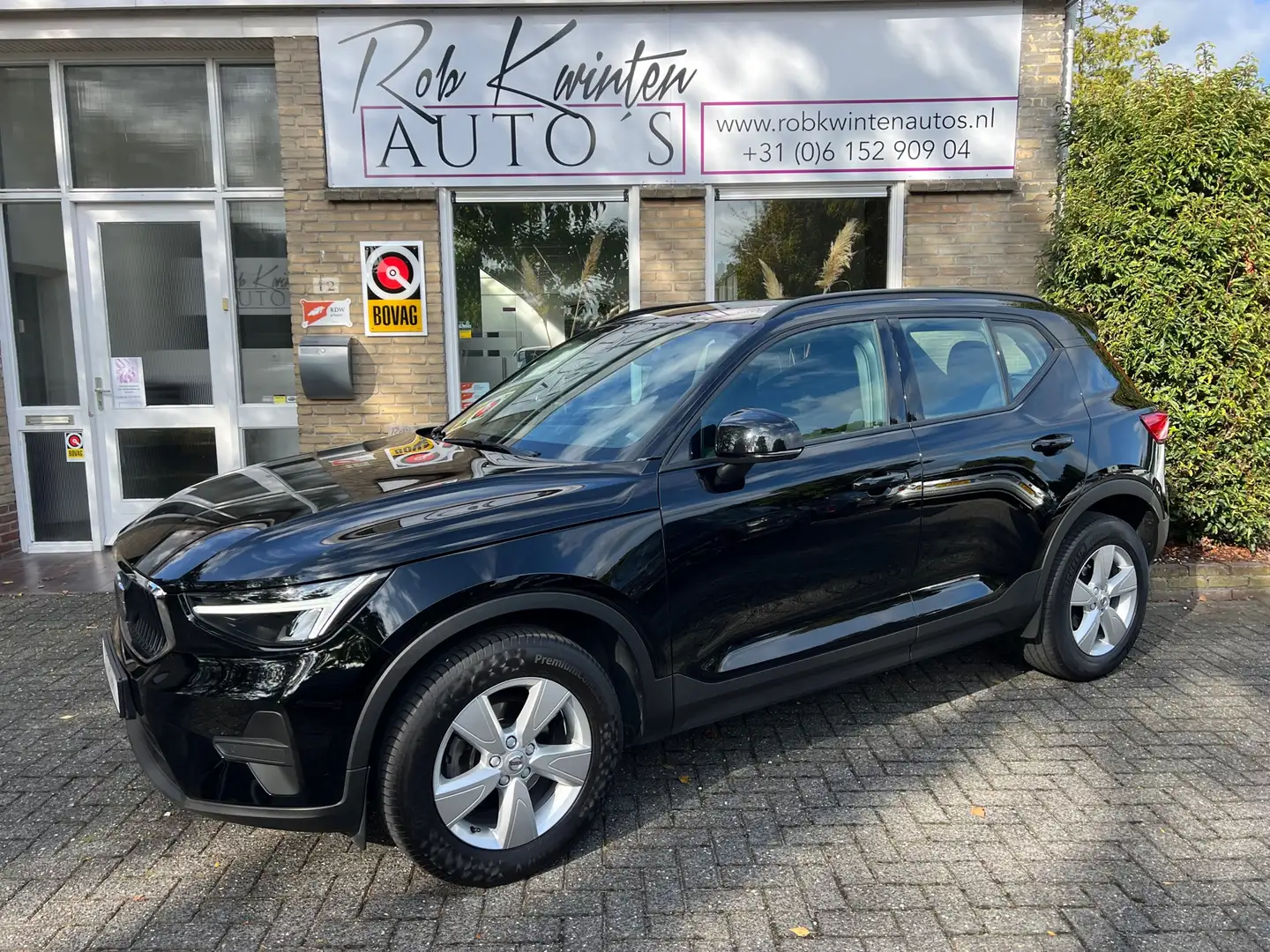 Volvo XC40 1.5 T2 Essential Camera / Parkeersensoren voor en Zwart - 2
