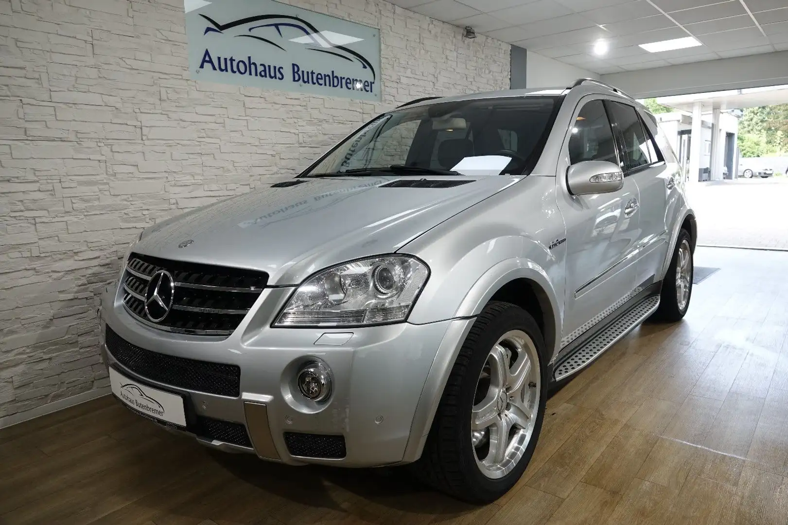 Mercedes-Benz ML 63 AMG Leder Navi Xenon 1.Hand Deutsches Fzg Silber - 1