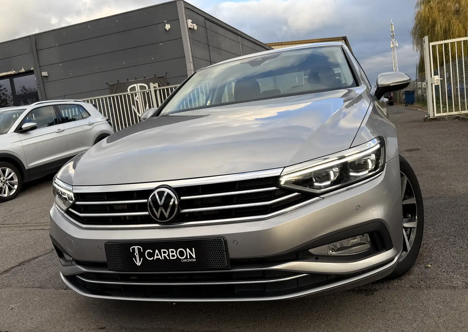 Volkswagen Passat Passat 1.6 CR TDi Highline DSG/COCKPIT/KEYLESS/LED Argent - 1