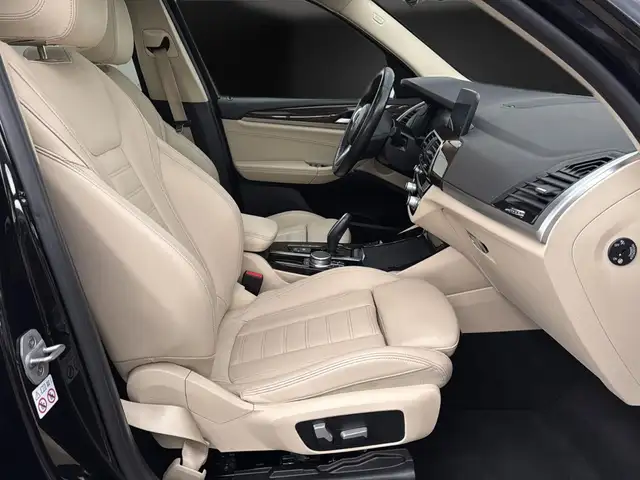 BMW X3 view 14