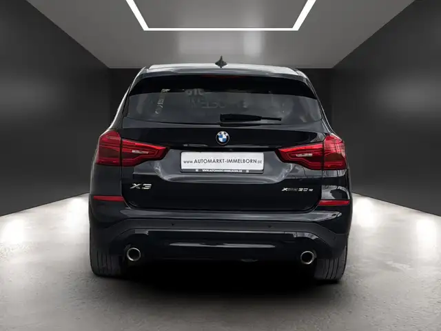 BMW X3 view 9