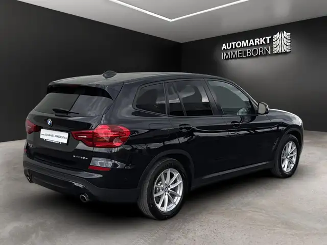 BMW X3 view 6