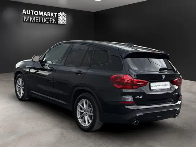BMW X3 view 5