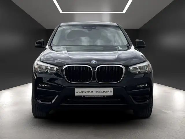 BMW X3 view 8