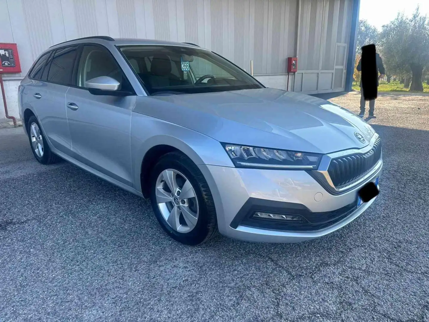 Skoda Octavia 1.5 G-TEC DSG Wagon Executive Argento - 1