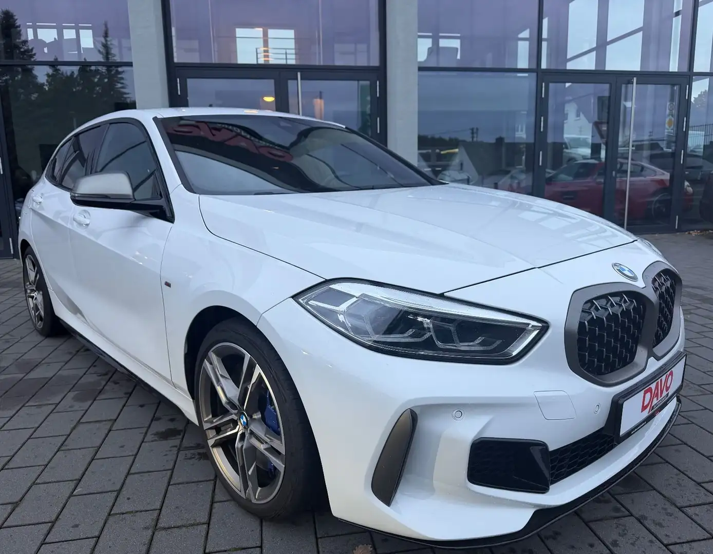 BMW 135 i Lim. xDrive M Sport Aerodynamik-Pake Wit - 1