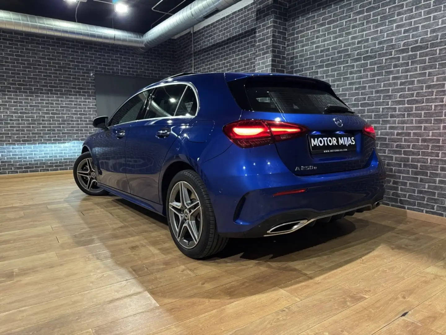 Mercedes-Benz A 250 250e Progressive Line Advanced 8G-DCT Azul - 2