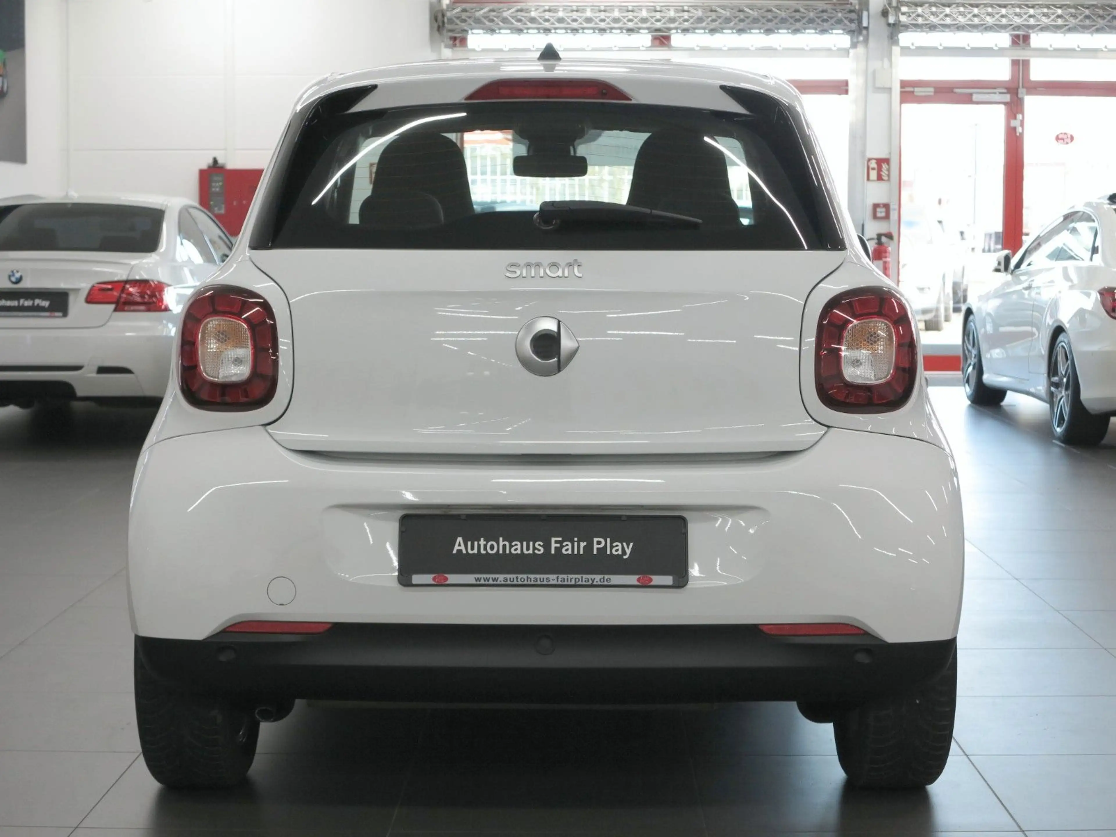 smart forFour Passion NAVI/SHZ/PDC/PANO/U-FREI/TOP — photo 5