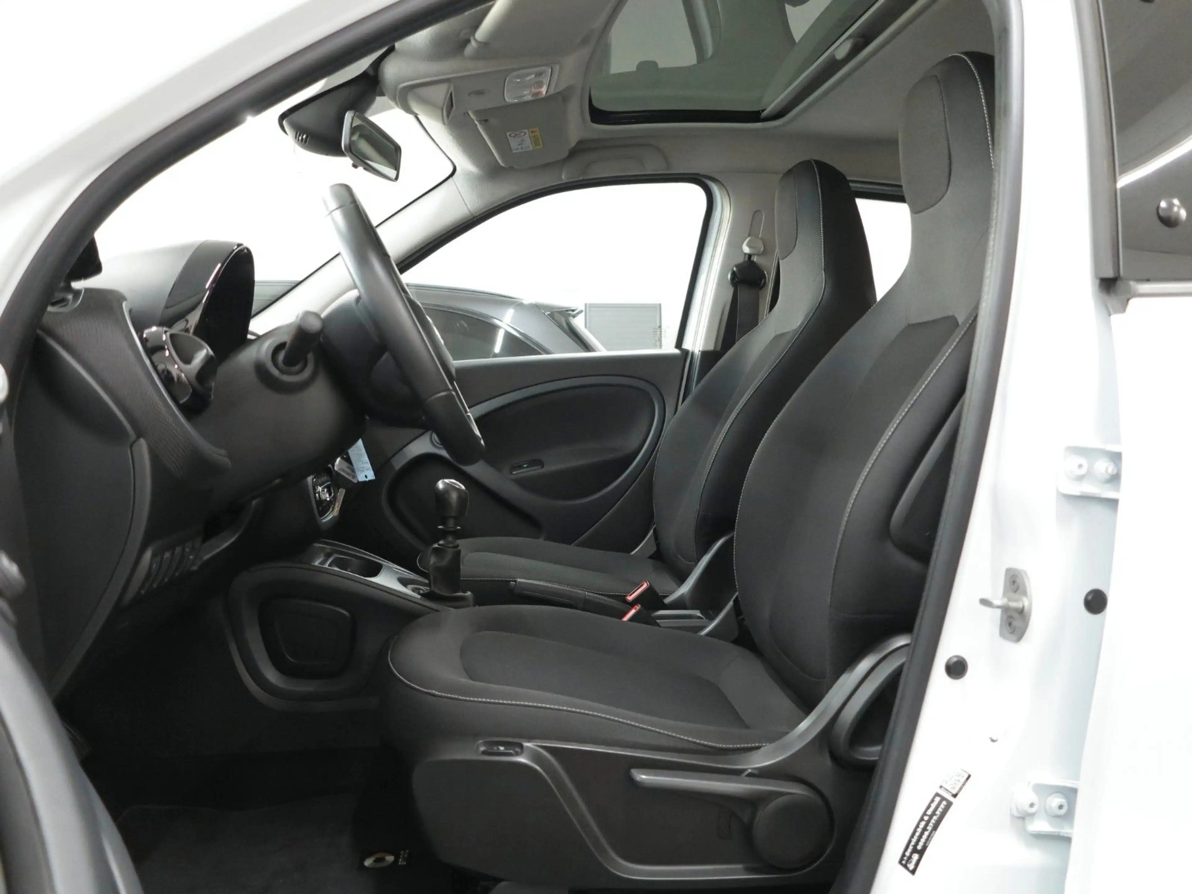 smart forFour Passion NAVI/SHZ/PDC/PANO/U-FREI/TOP — photo 13